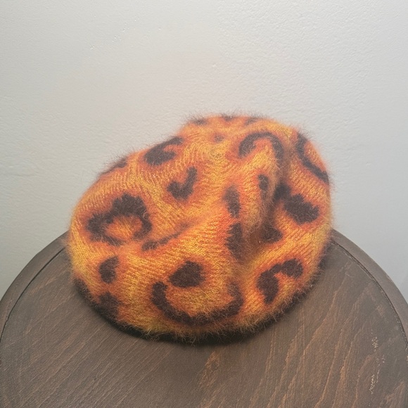 Vivienne Westwood Leopard Print Fuzzy Beret - Picture 3 of 3